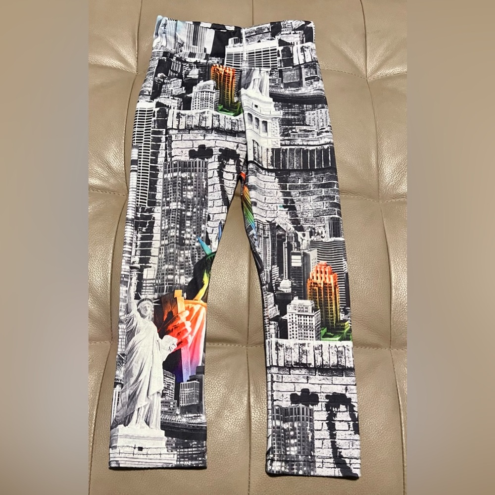 Justice girls 6/7 monochrome rainbow New York City theme leggings
